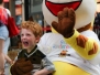 Bilder von Kindern mit Raffini Maskottchen Walk Act, Kinderfest Hauptbahnhof Mannheim 2014