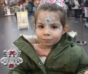 Frozen-Eiskoenigin-Kinderschminken-15