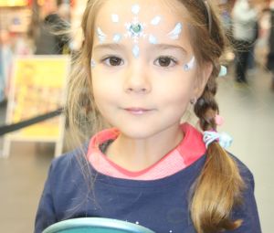 Frozen-Eiskoenigin-Kinderschminken-16