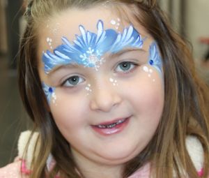 Frozen-Eiskoenigin-Kinderschminken-23