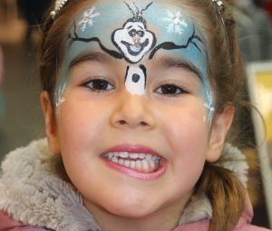 Frozen-Schneemann-Kinderschminken-9