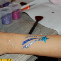 glitzer-tattoos-kinderfest-buchen-11