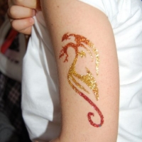 glitzer-tattoos-kinderfest-buchen-12