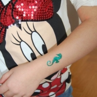 glitzer-tattoos-kinderfest-buchen-2
