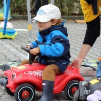 bobby-car-rennen-spiel-station-kinderanimation-6