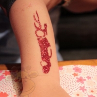 kindergeburtstag-bruehl-glitzer-tattoos-4
