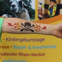 glitzer-tattoos-maimarkt-messe