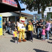 maimarkt-mannheim-kinderschminken-raffini-maskottchen-glitzer-tattoos-2