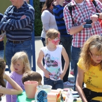 maimarkt-mannheim-kinderschminken-raffini-maskottchen-glitzer-tattoos-36
