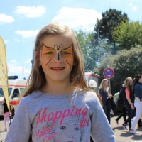 maimarkt-mannheim-kinderschminken-raffini-maskottchen-glitzer-tattoos-45