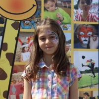 maimarkt-mannheim-kinderschminken-raffini-maskottchen-glitzer-tattoos-46