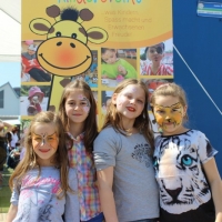 maimarkt-mannheim-kinderschminken-raffini-maskottchen-glitzer-tattoos-49
