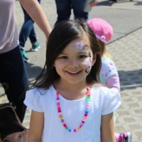maimarkt-mannheim-kinderschminken-raffini-maskottchen-glitzer-tattoos-52
