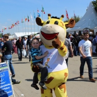 maimarkt-mannheim-kinderschminken-raffini-maskottchen-glitzer-tattoos-53