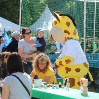 maimarkt-mannheim-kinderschminken-raffini-maskottchen-glitzer-tattoos-59