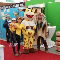 maimarkt-mannheim-kinderschminken-raffini-maskottchen-glitzer-tattoos-6