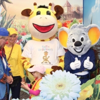 maimarkt-mannheim-kinderschminken-raffini-maskottchen-glitzer-tattoos-9