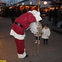 Nikolaus Besuch im Winterdorf beim RNZ in Viernheim (11)