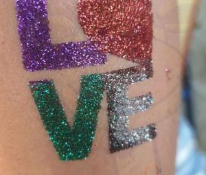 Glitzer-Tattoos-Sommerparty-2