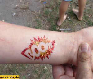 Glitzer-Tattoos_Haarstraehnchen_buchen-21