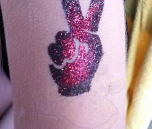 Glitzer-Tattoos_Haarstraehnchen_buchen-3