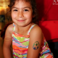 glitzer-tattoos-kinderfest-hauptbahnhof-mannheim-20-07-9