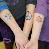 Recycling Basteln, Glitzer Tattoos, Maskottchen Messe (24)
