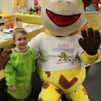 Recycling Basteln, Glitzer Tattoos, Maskottchen Messe (46)