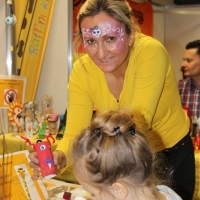 Recycling Basteln, Glitzer Tattoos, Maskottchen Messe (77)