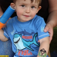 Strandbad Frankenthal, Glitzer Tattoos, Huepfburg (11).JPG