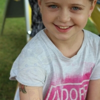 Strandbad Frankenthal, Glitzer Tattoos, Huepfburg (12).JPG