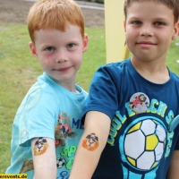 Strandbad Frankenthal, Glitzer Tattoos, Huepfburg (22).JPG