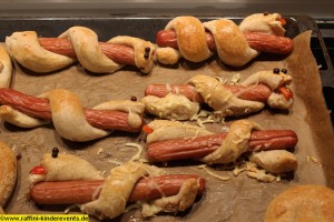 Kinderessen - Schlangenwuerstchen, Schlangen Hot Dogs