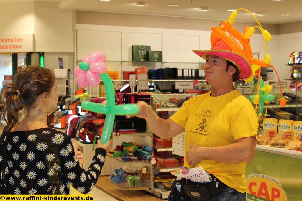 Luftballonmodellage Galeria Kaufhof Mannheim
